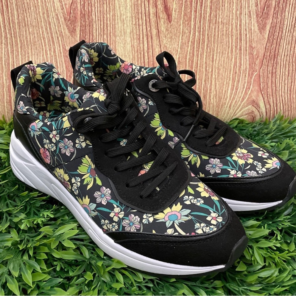 New Women’s Marc Fisher Elesa Fashion Sneakers